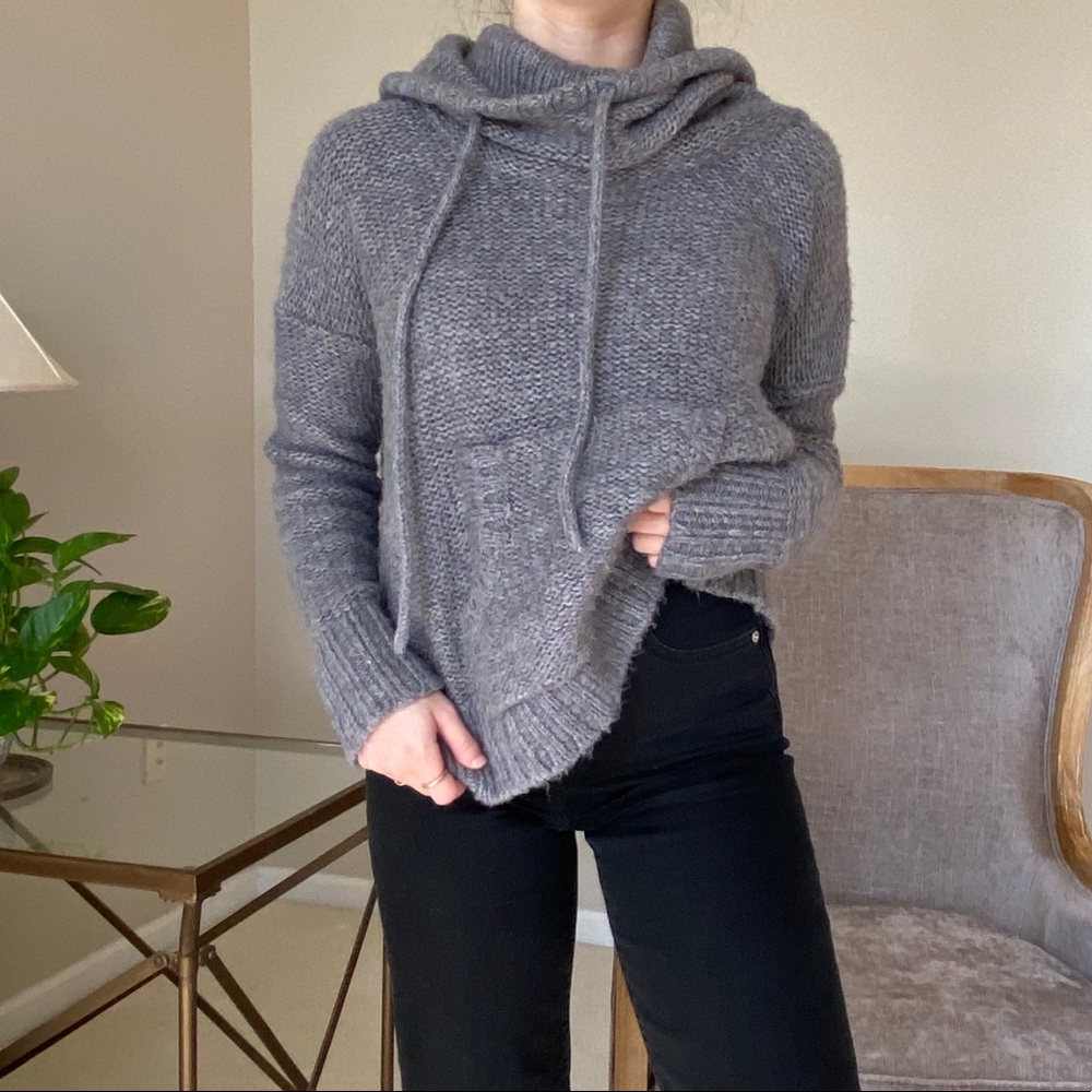 Grey Knit Turtle Neck Sweater/Sweatshirt